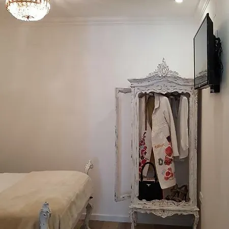 Charming Ii Historical Center Апартаменты *